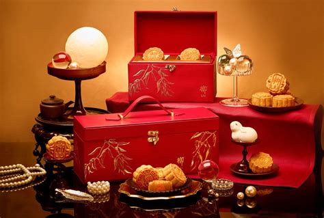 luxury mooncakes 2024.